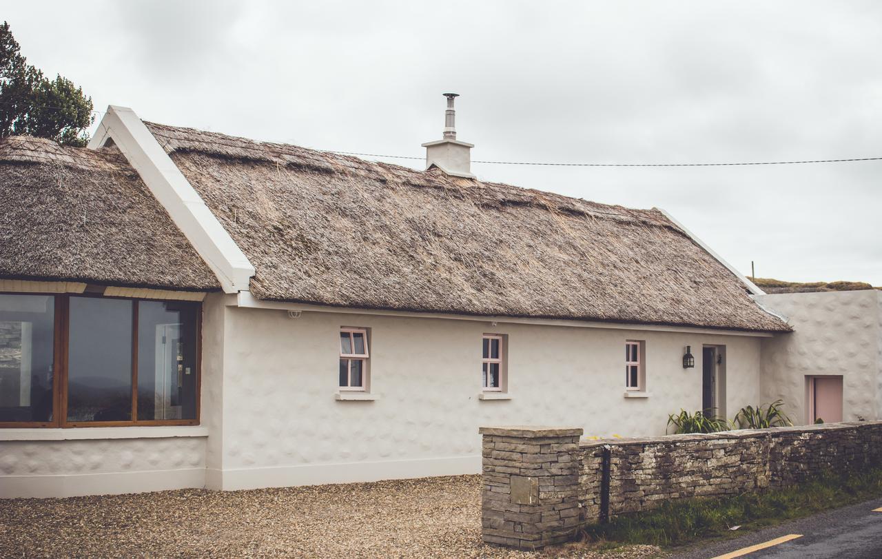 Storytellers Cottage Ballycotteen Ngoại thất bức ảnh